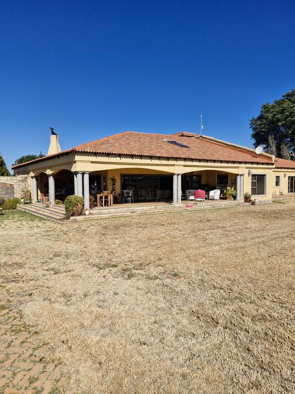 8 Bedroom Property for Sale in Vryburg North West